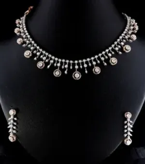 Ladies Gold Diamond Necklace Set, Weight : 22gms
