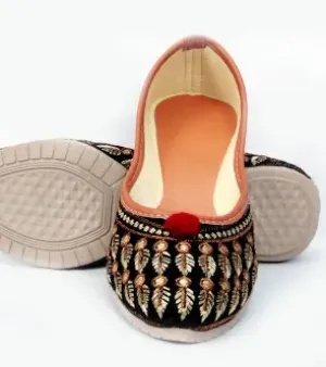 Women Black Velvet Punjabi Jutti