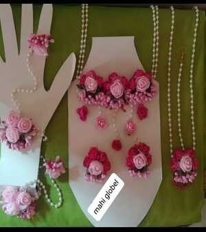 Flower Design Necklace Set with Earrings