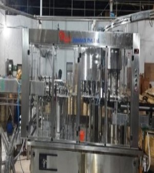 Automatic Rinsing Filling Capping Machine