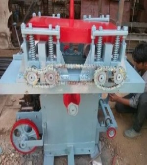 PLYWOOD JUMBO RIP SAW MACHINE