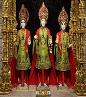 Elegant Swami Narayan Statue