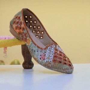 LADIES BALLY 02