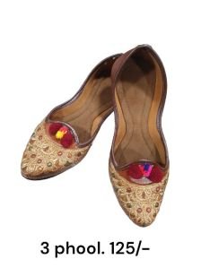 Ladies 3 Phool Jutti