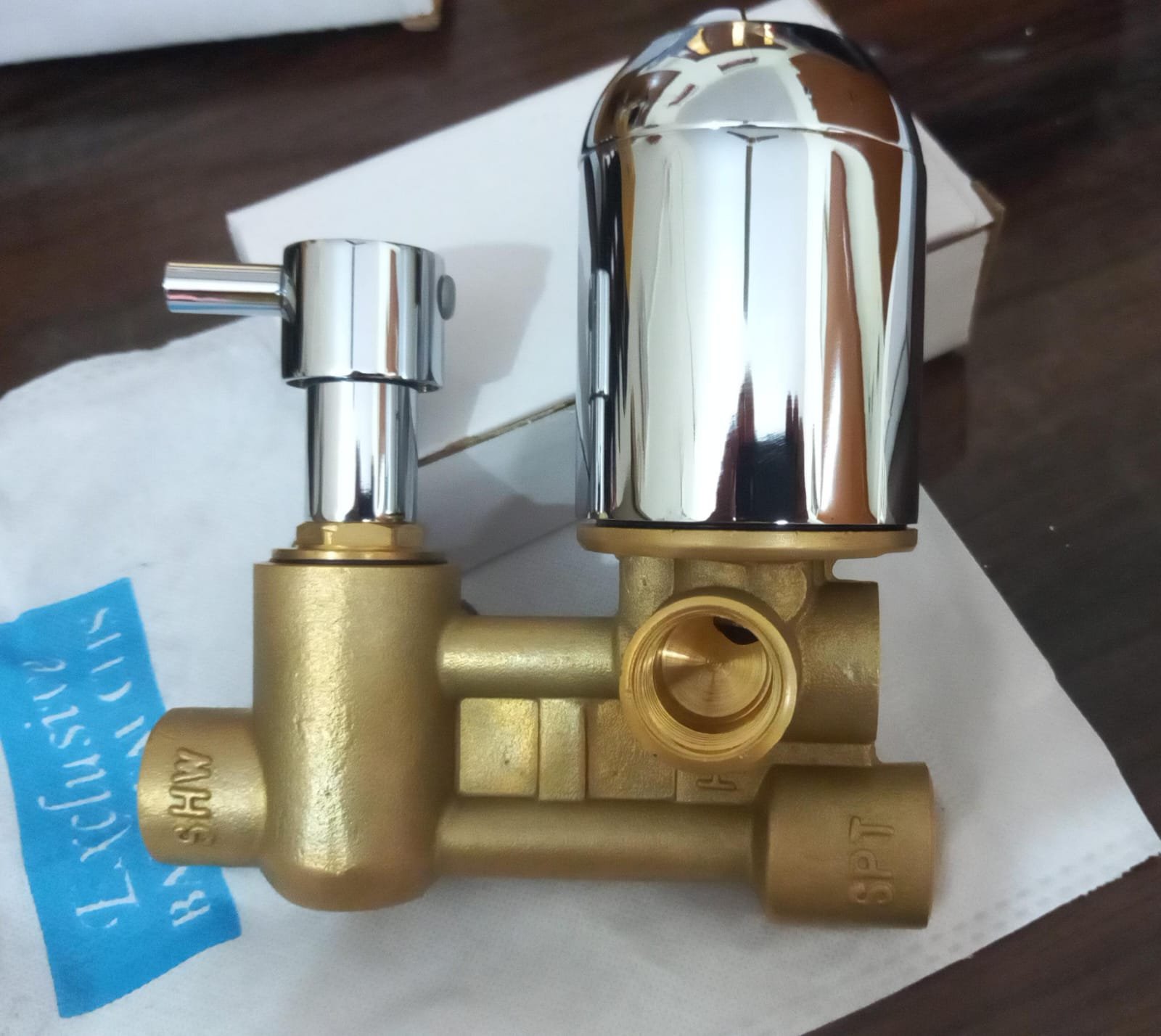 Concerned 4 way Divertor high flow