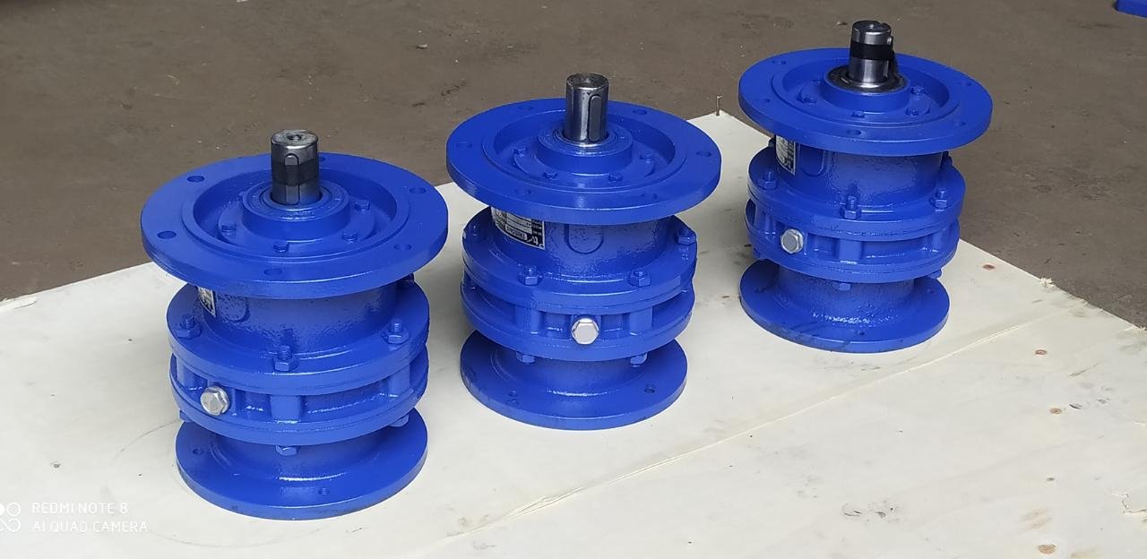 BLD VERTICAL FLANG MOUNTED GEARBOX