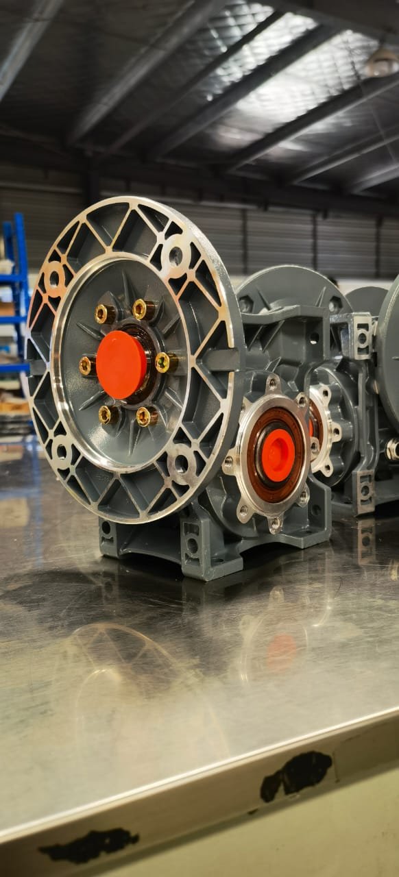 NMRV ALUMINIUM BODY WORM GEARBOX SIZE 30 TO 90