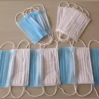 Fluid Resistant Face Mask