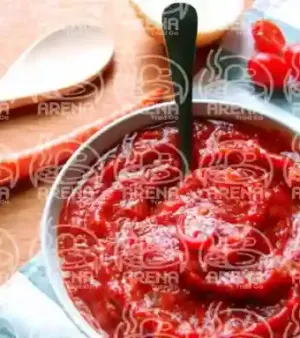Homemade 100% Pure Salty Taste Red Tomato Paste Application: Commercial