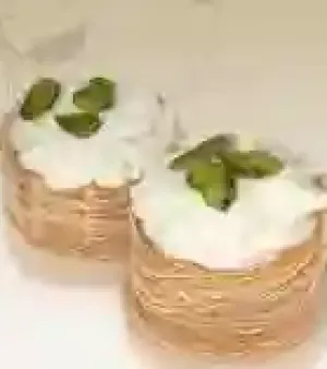Esh Al Bulbul With Cream