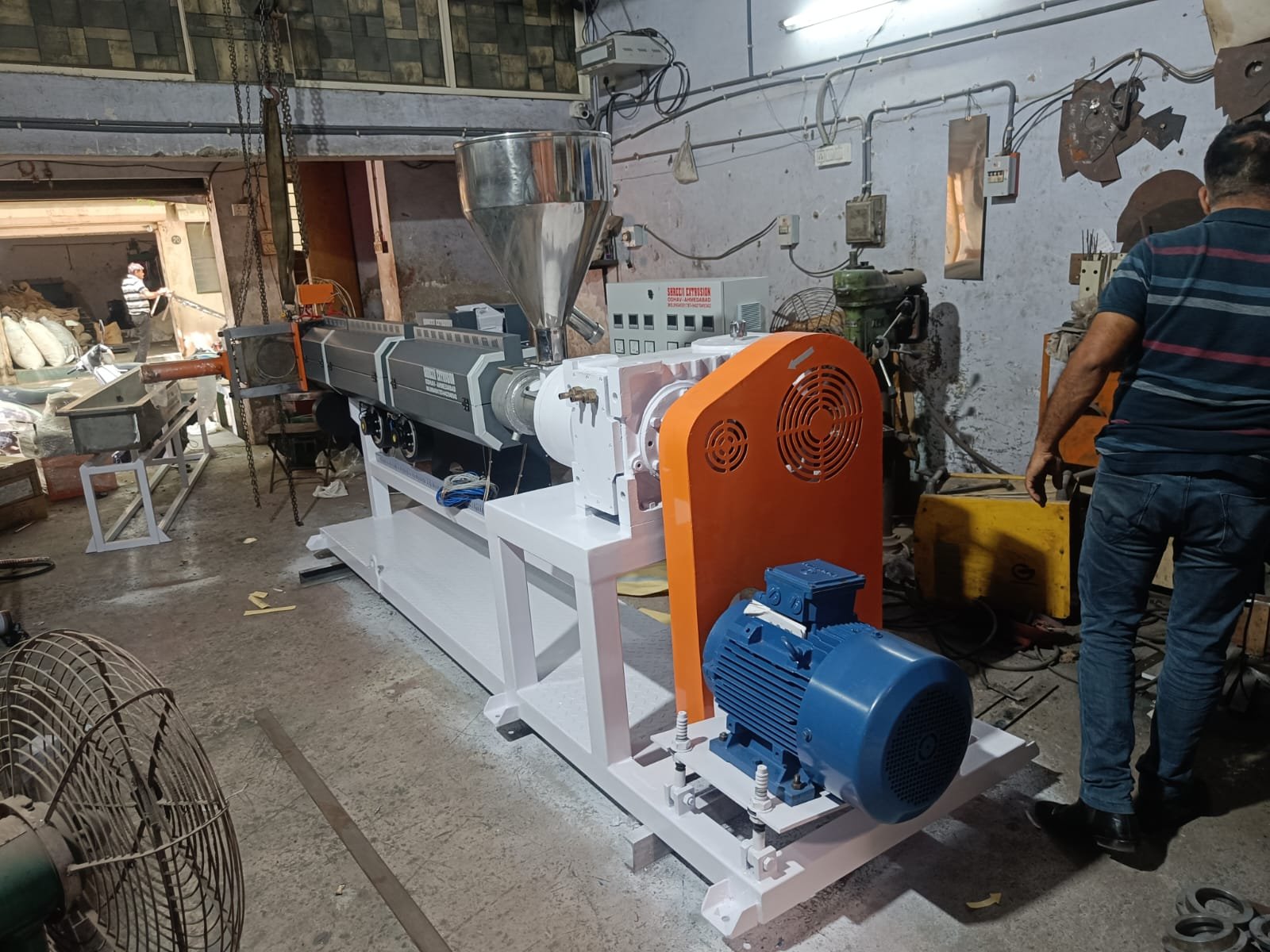 Plastic granules making plant