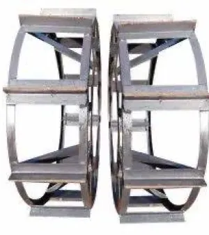 Tractor cage wheel